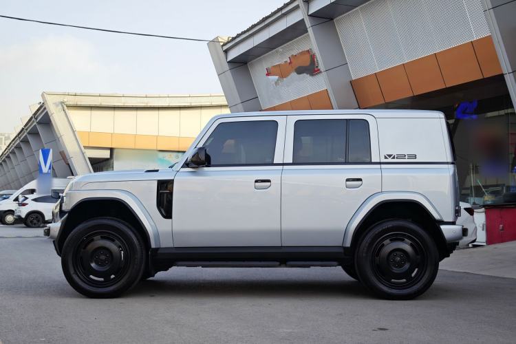 Used  V23 2025 401 Two-Wheel Drive Intelligent Driving Version
