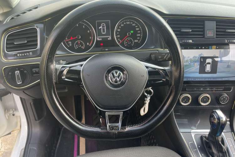 Used Volkswagen Golf 2017 230TSI Automatic Comfort Edition – Celebrating Milestone of One Million Units
