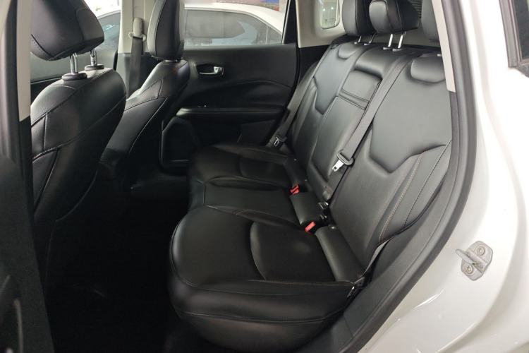 Used  Compass 2017 200T Automatic Family Edition
