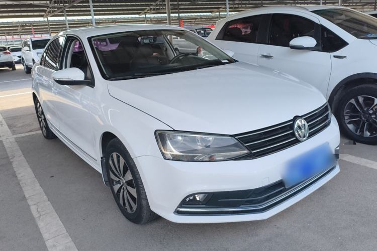 Used Volkswagen Sagitar 2017 230TSI Automatic Comfort Version
