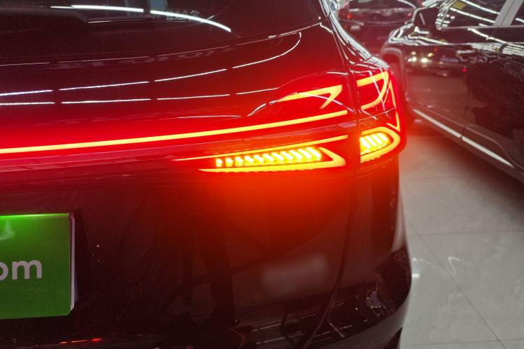 Used Hongqi HS5 2023 2.0T Qixiang Pro Edition
