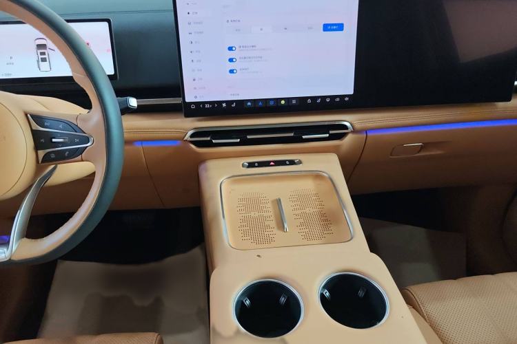 Used VOYAH Dream 2025 PHEV Four-Wheel-Drive Flagship Kunpeng Edition
