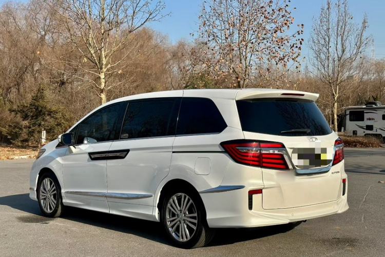 Used Honda Elysion 2016 2.4L Luxury Edition
