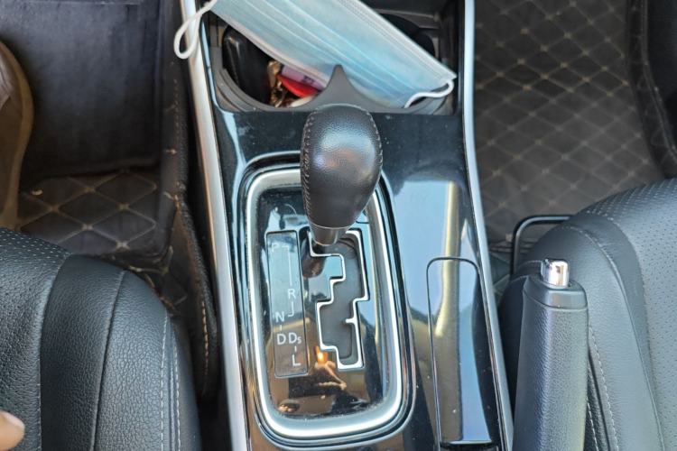 Used Mitsubishi Outlander 2018 2.0L Two-Wheel-Drive Jiale Edition 7-Seater