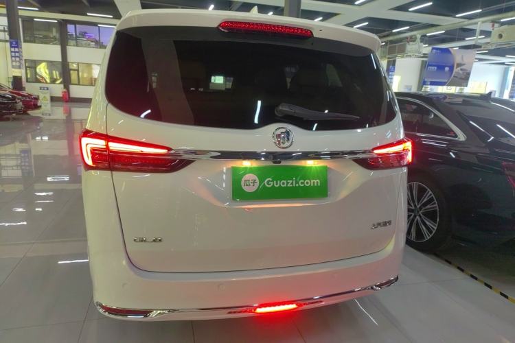 Used Buick GL8 2023 Facelifted Land Cruiser Executive Luxury Version
