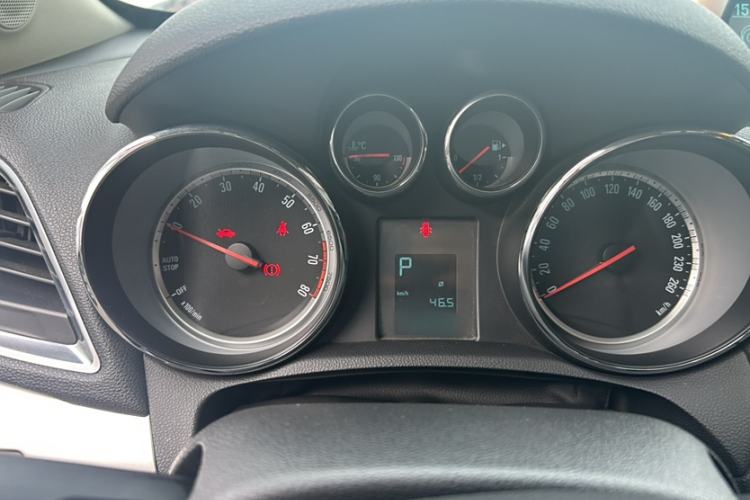 Used Buick Encore 2015 1.4T Automatic Two-Wheel Drive Urban Elite Version
