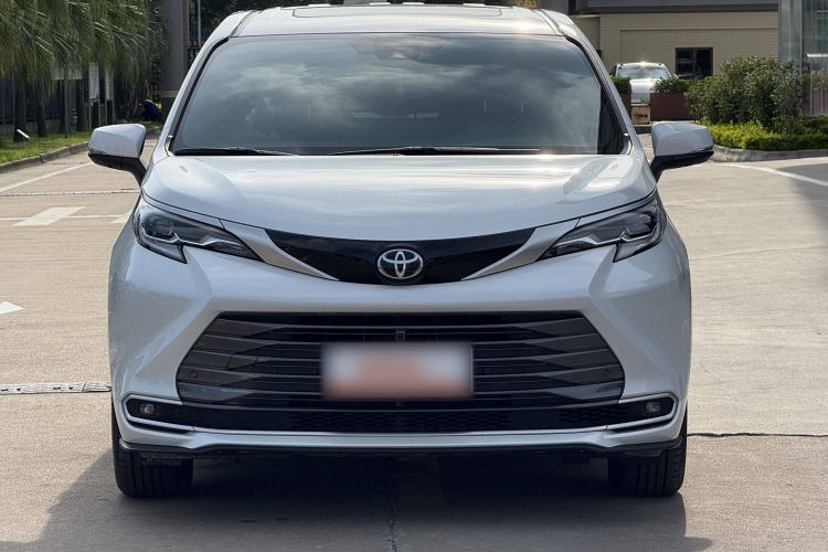 Used Toyota Sienna 2024 2.5L Hybrid Four-Wheel Drive Prestige Edition
