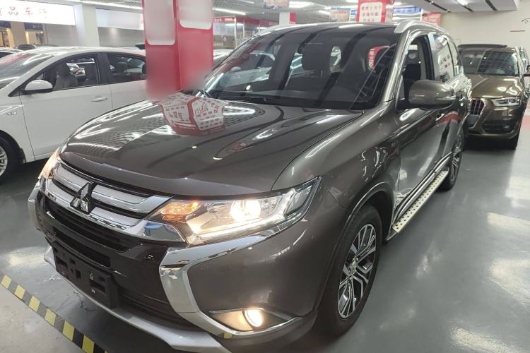 Used Mitsubishi Outlander 2018 2.0L Two-Wheel Drive Glory Edition 5 Seats
