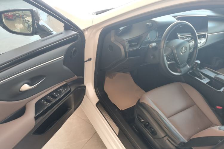 Used Lexus ES 2021 200 Excellence Edition