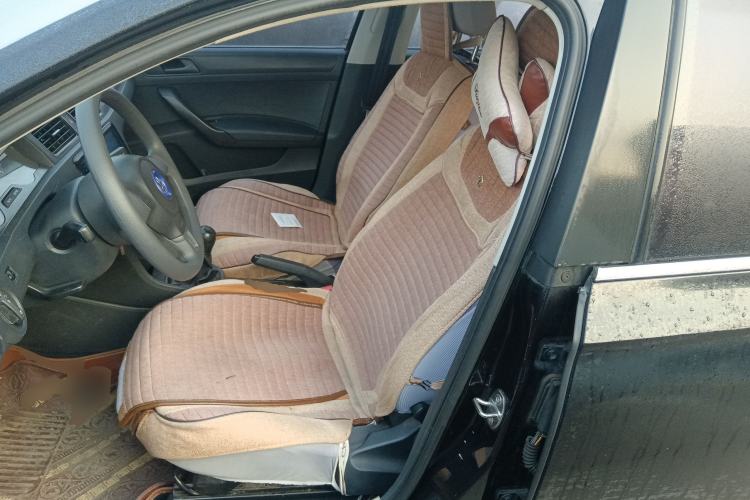 Used Volkswagen Santana 2015 1.6L Manual Fashion Edition
