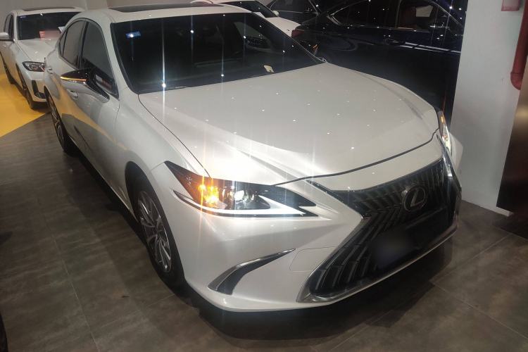 Used Lexus ES 2021 200 Excellence Edition
