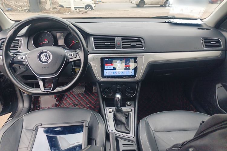 Used Volkswagen Lavida 2015 1.6L Automatic Comfort Edition
