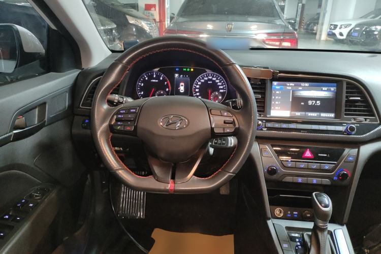 Used Hyundai Elantra 2016 1.4T Dual-Clutch Xuan Dong · Dynamic Version