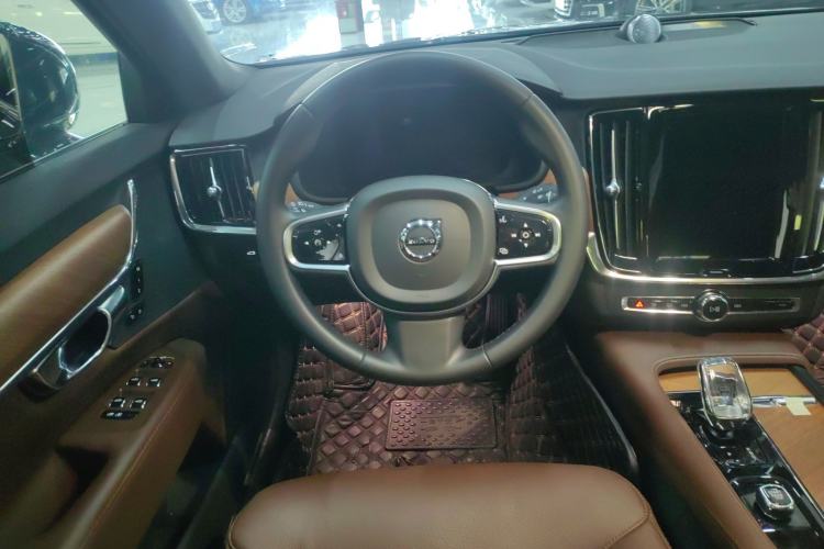 Used Volvo S90 2024 B5 Zhiyi Luxury Edition
