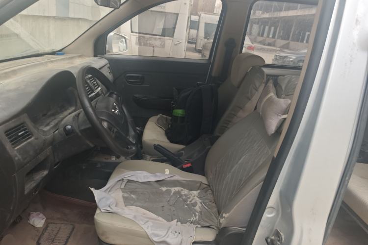 Used Wuling Rongguang V 2018 1.5L Standard Version
