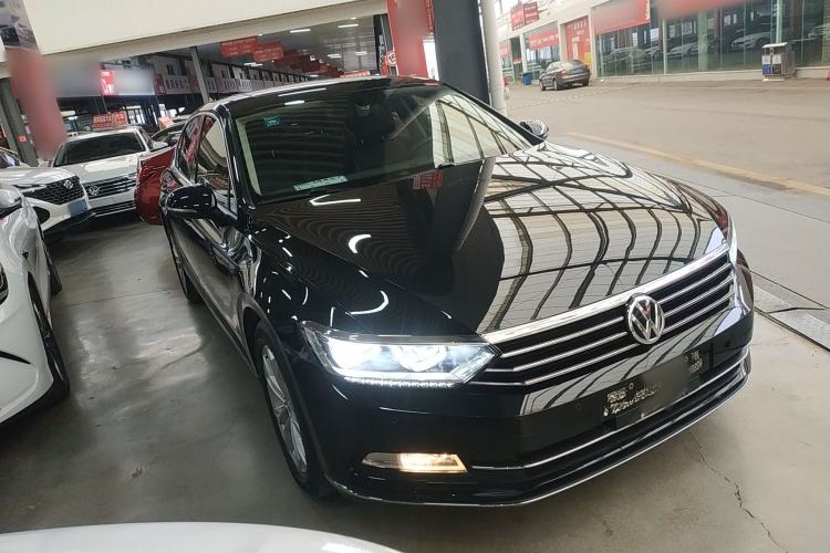 Used Volkswagen Magotan 2018 Facelift 330TSI DSG Luxury Model
