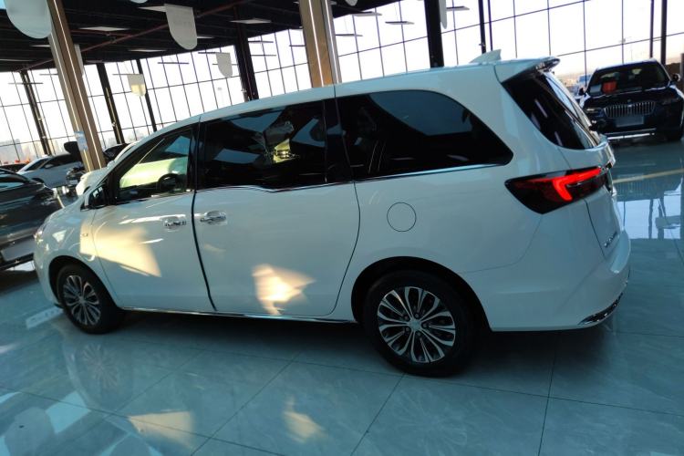 Used Buick GL8 2023 Land Executive Class 652T Luxury Model
