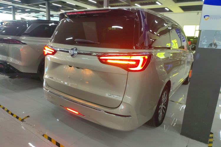 Used Buick GL8 2022 ES Landtrek 653T Luxury Edition
