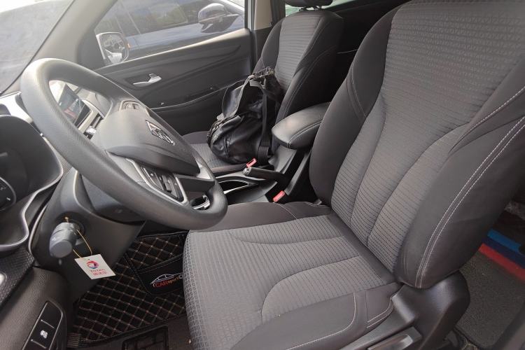 Used Baojun 730 2019 1.5L Manual Fashion Model 7-seater China VI
