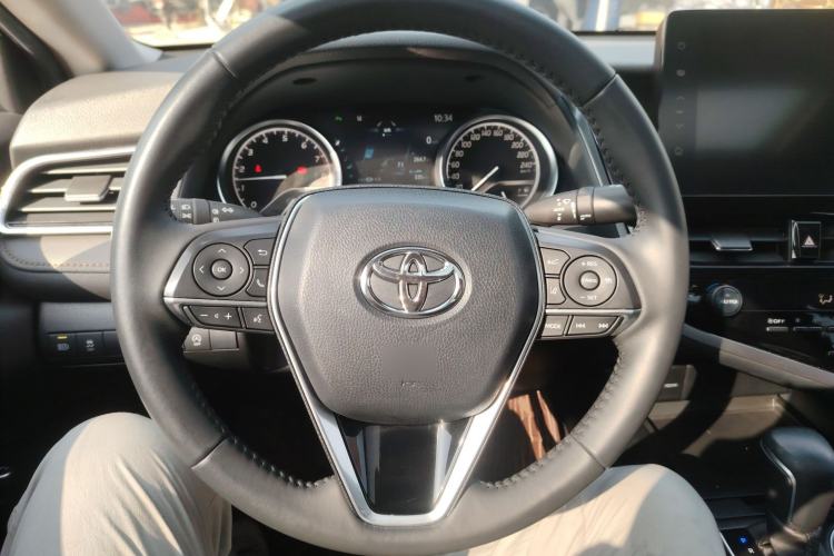 Used Toyota Camry 2021 2.0G Luxury Edition
