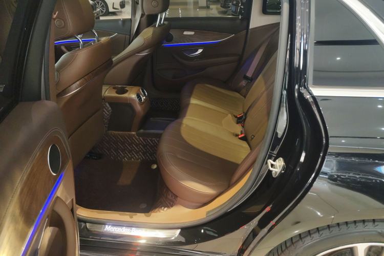 Used Mercedes-Benz E-Class 2019 E 260 L
