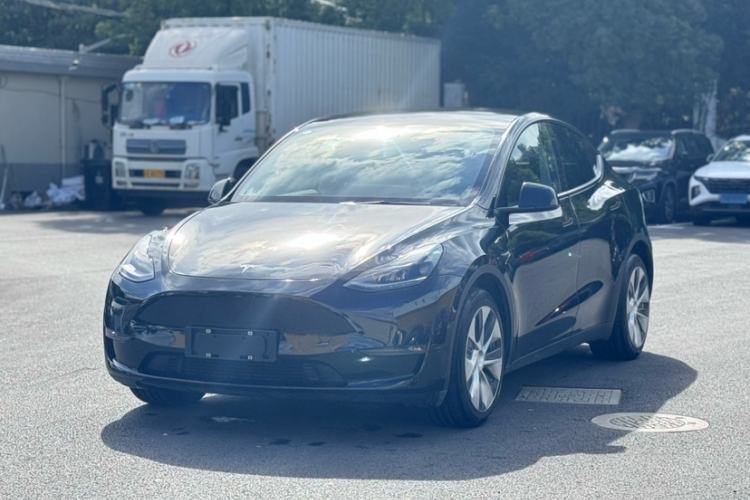 Used Tesla Model Y 2021 Long-Range All-Wheel-Drive Version 3D7
