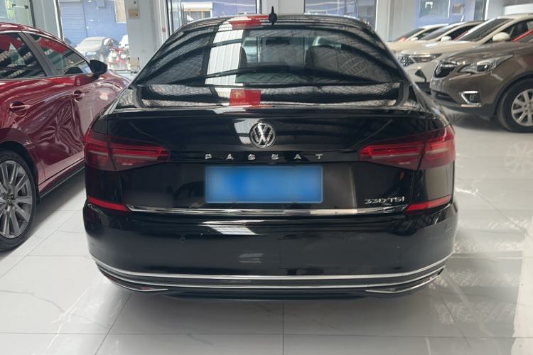 Used Volkswagen Passat 2020 330TSI Luxury Edition China VI
