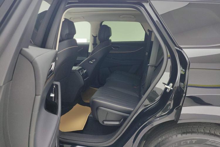 Used Chery Tiggo 9 2023 2.0T Dual-Clutch Two-Wheel Drive Luxury Edition 5 Seats
