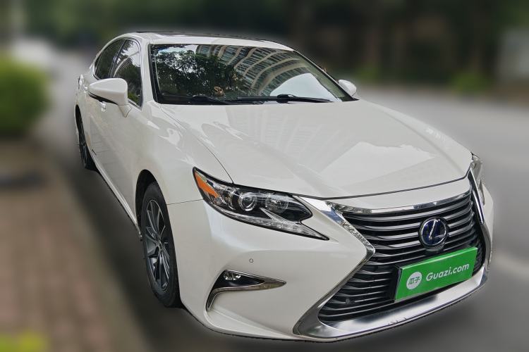 Used Lexus ES 2015 300h Comfort Edition