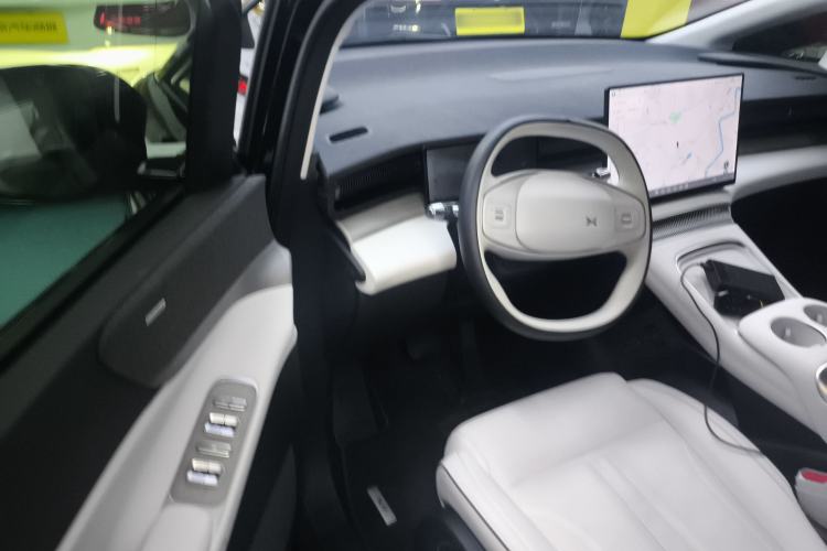 Used XPeng X9 2024 702 Ultra-Long Range Max
