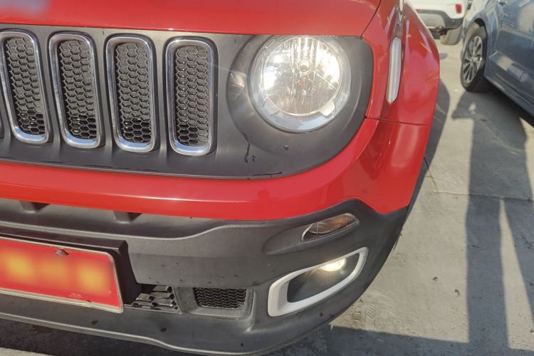 Used  Renegade 2018 Connected Large Screen Version 180T Automatic High-Energy Edition
