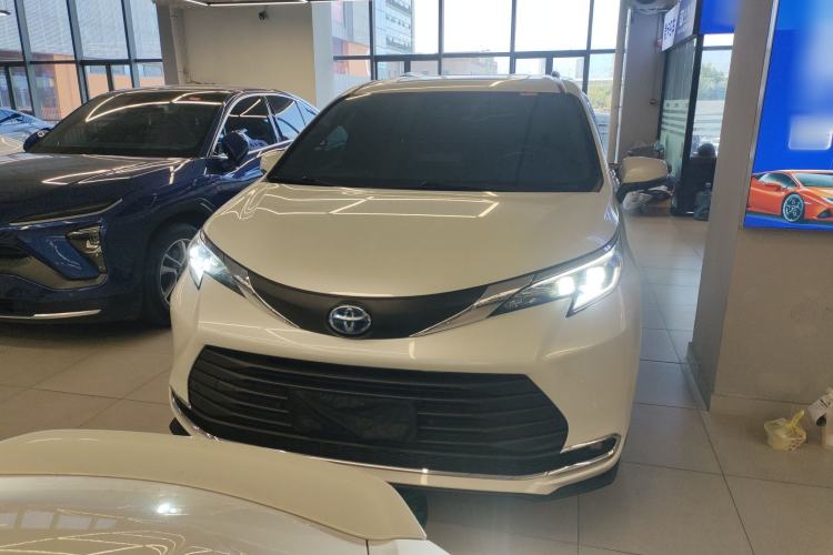 Used Toyota Sienna 2023 2.5L Hybrid Comfort Edition