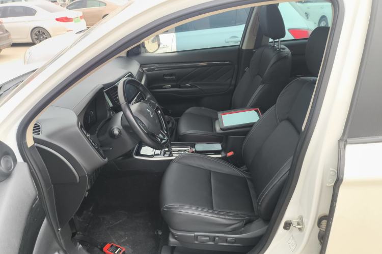 Used Mitsubishi Outlander 2020 2.0L Two-Wheel Drive Enjoyment Version 5 Seats
