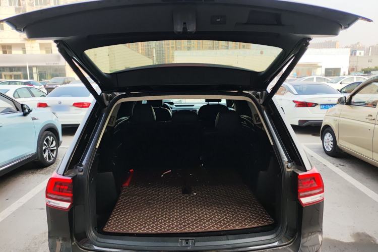 Used Volkswagen Teramont 2017 330TSI Two-Wheel-Drive Luxury Edition