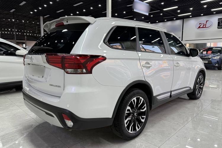 Used Mitsubishi Outlander 2020 2.0L Two-Wheel Drive Enjoyment Version 5 Seats