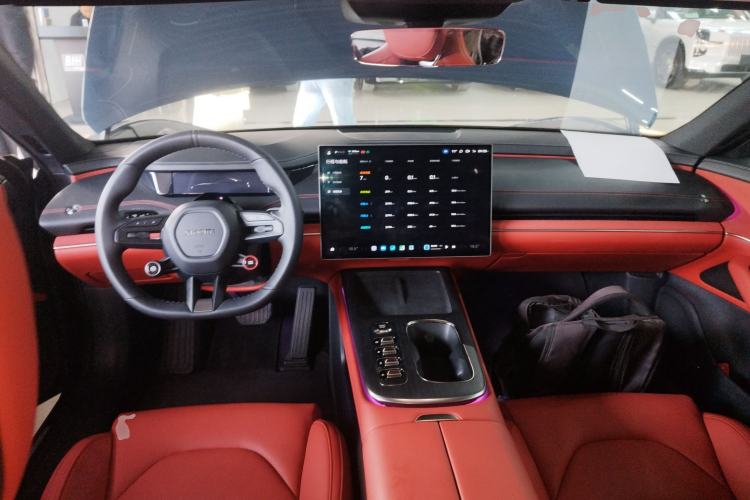 Used  SU7 2024 Rear-Drive Ultra-Long Range Advanced Pro-Level Intelligent Driving Version
