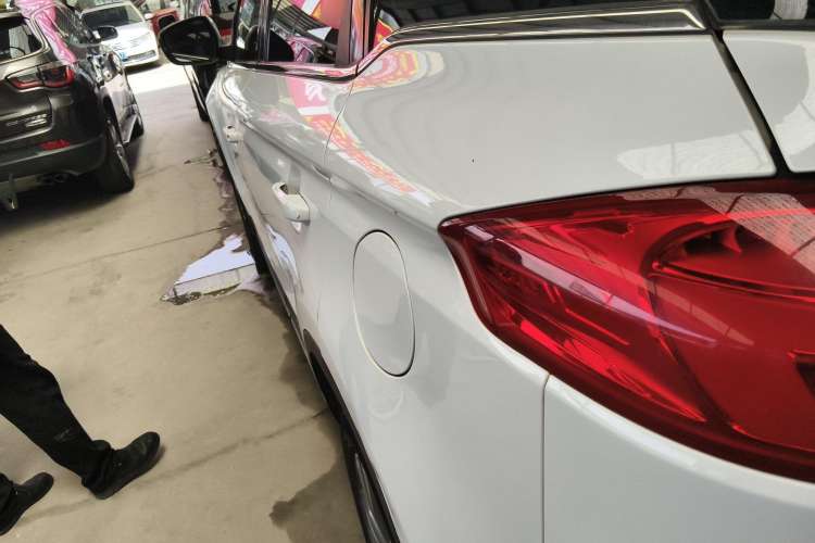 Used Geely Auto Emgrand X7 Sport 2016 2.0L Manual ZhiShang Version
