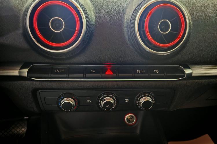 Used Audi A3 2015 Limousine 35 TFSI Millionth Anniversary Intelligent Leading Model
