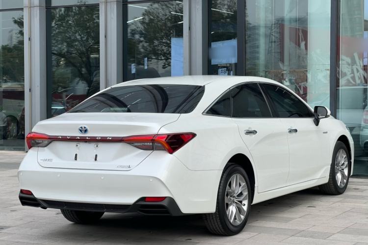 Used Toyota Avalon 2019 Dual-Engine 2.5L Luxury Edition China VI Standard