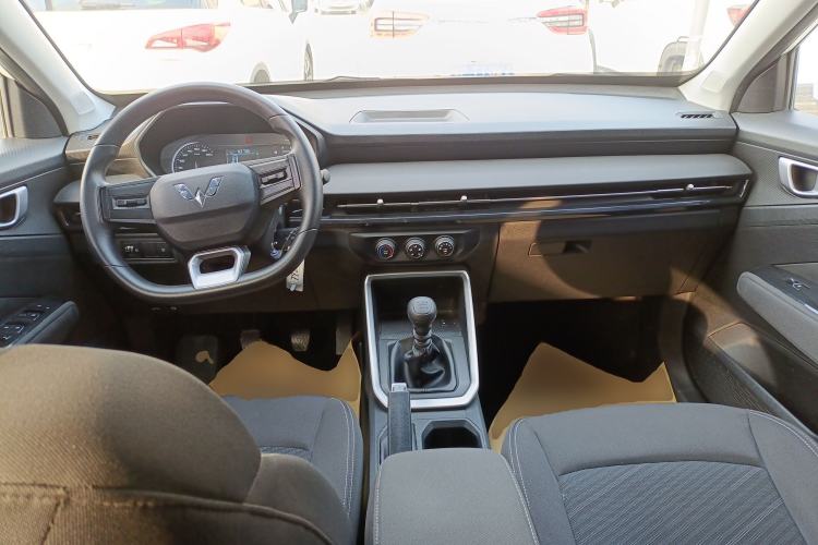 Used Wuling Alvez 2022 1.5L Manual Free-Style Model