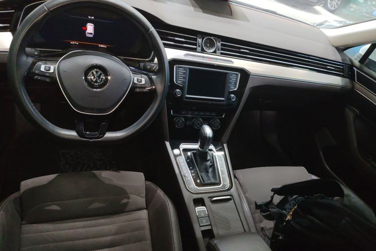 Used Volkswagen Variant 2017 380TSI Two-Wheel Drive Comfort Edition
