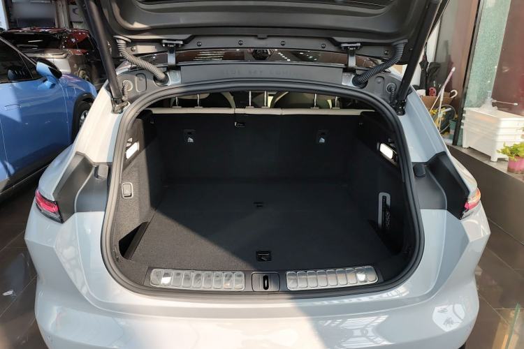 Used Nio ET5T 2025 75 kWh Touring