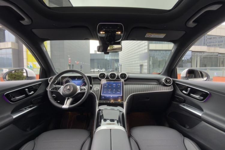 Used Mercedes-Benz GLC 2023 Facelift GLC 260 L 4MATIC Dynamic Version 5 Seats
