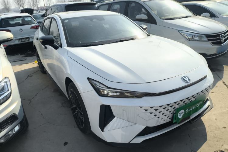 Used Changan UNI-V iDD 2024 Blue Whale Smart Electric iDD 136km Smart & Fun Model
