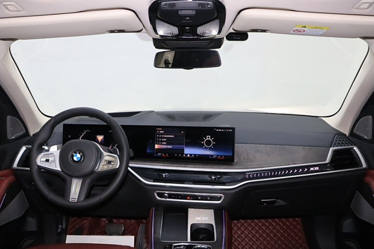 Used BMW X5 2023 xDrive 30Li Luxury M Sport Package
