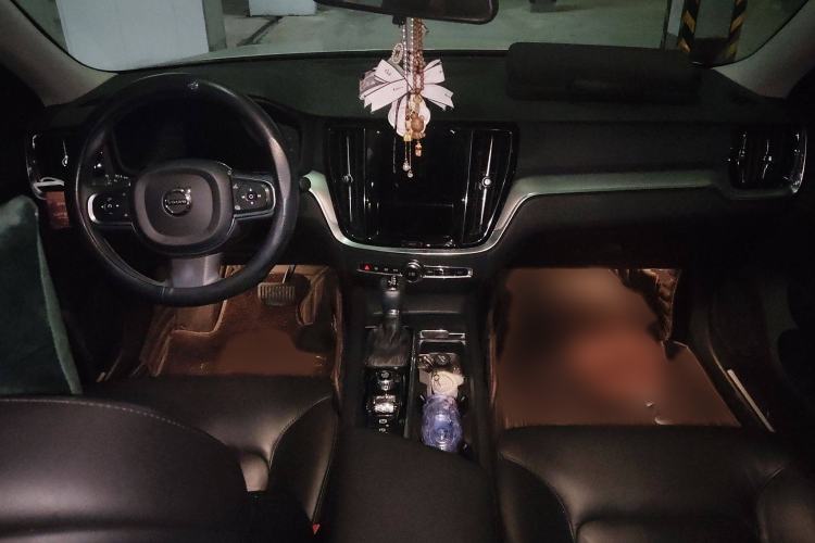 Used Volvo S60 2021 T4 Zhiyi Luxury Edition
