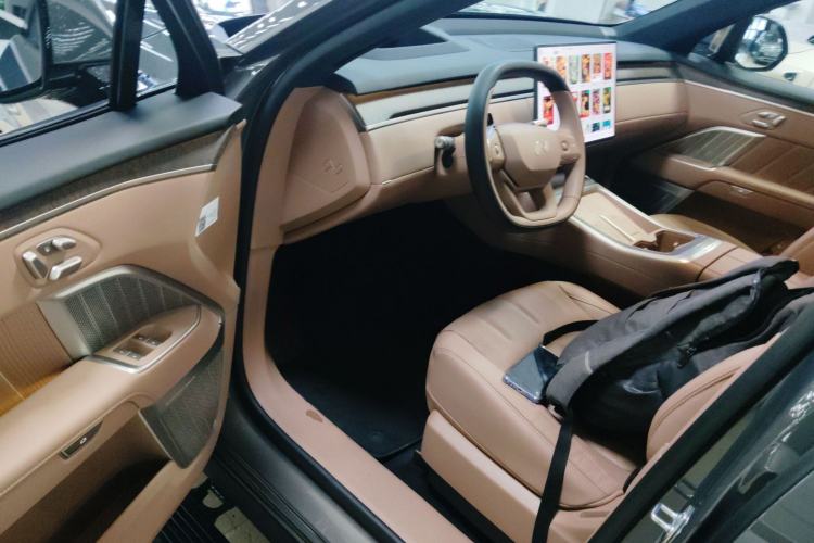 Used ONVO Luxeed L90 2025 Model—Ultra Six-Seater Version