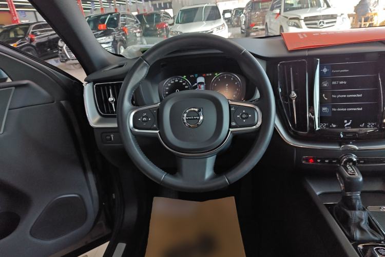 Used Volvo XC60 2019 T5 4x4 Zhiyuan Edition China VI Standard
