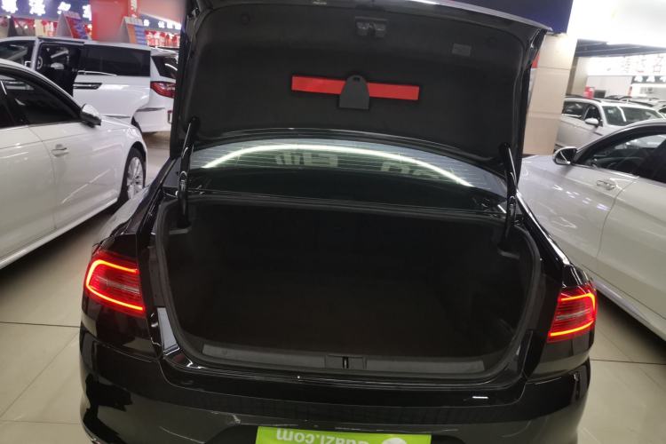 Used Volkswagen Magotan 2018 330TSI DSG Advanced Model
