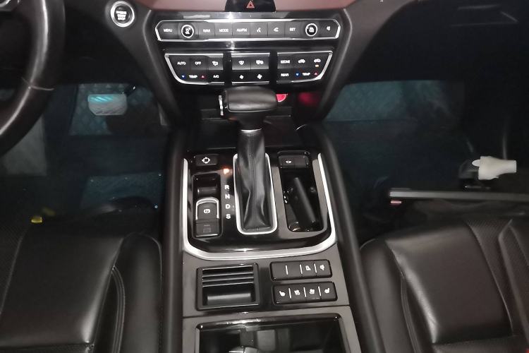 Used GAC Trumpchi GS8 2017 320T Two-Wheel Drive Luxury Smart Connectivity Version (7 Seats)
